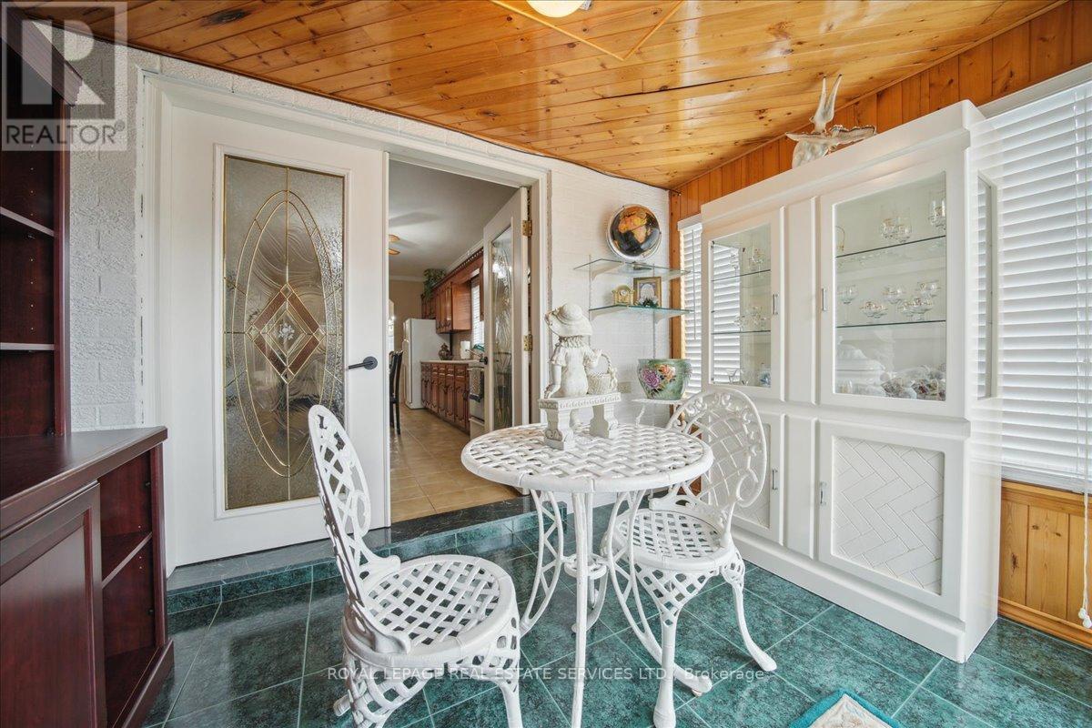 












148 WEST LODGE AVENUE

,
Toronto,




Ontario
M6K2T5

