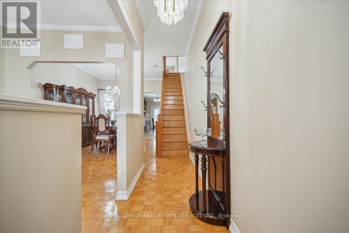 












148 WEST LODGE AVENUE

,
Toronto,




Ontario
M6K2T5

