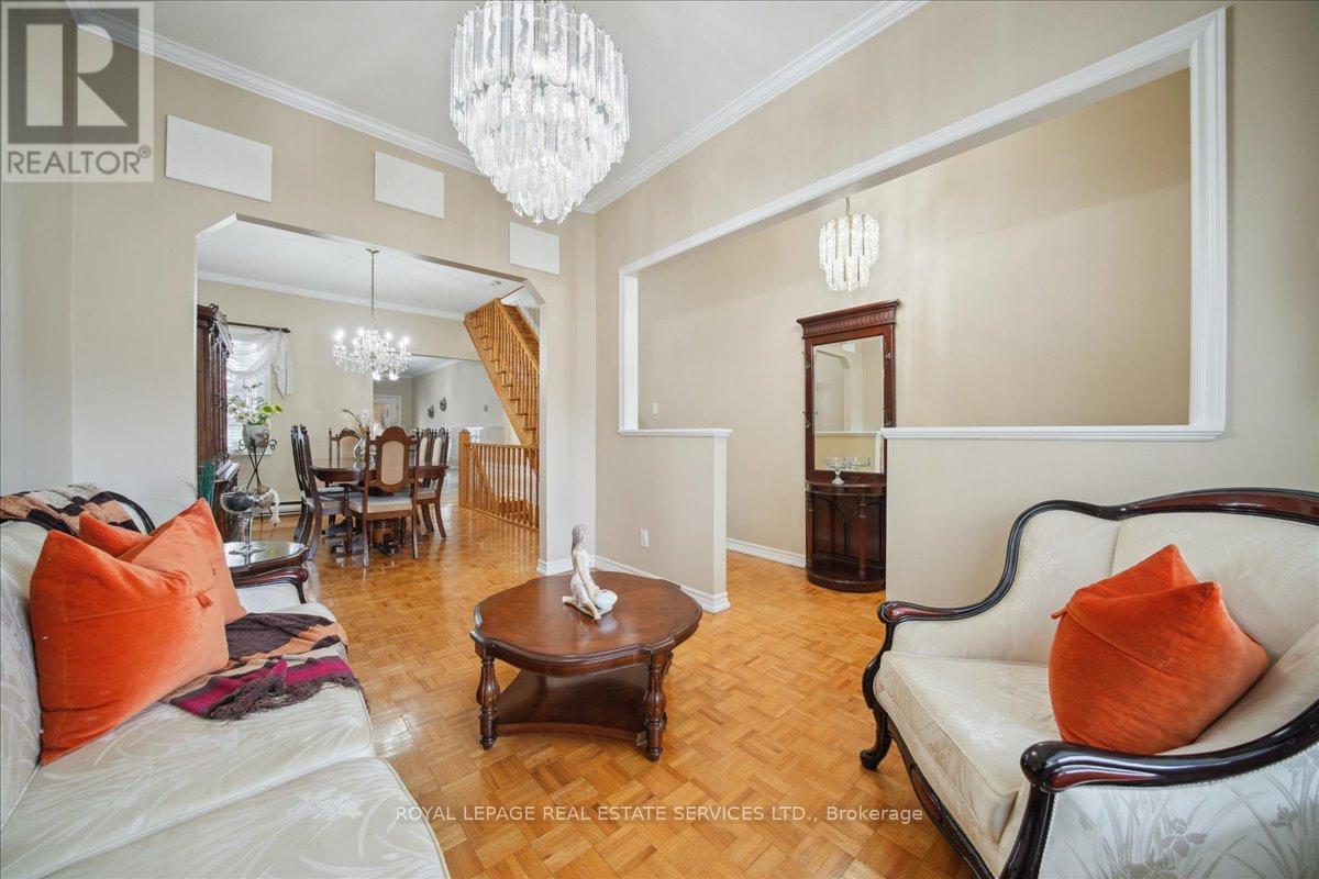 












148 WEST LODGE AVENUE

,
Toronto,




Ontario
M6K2T5

