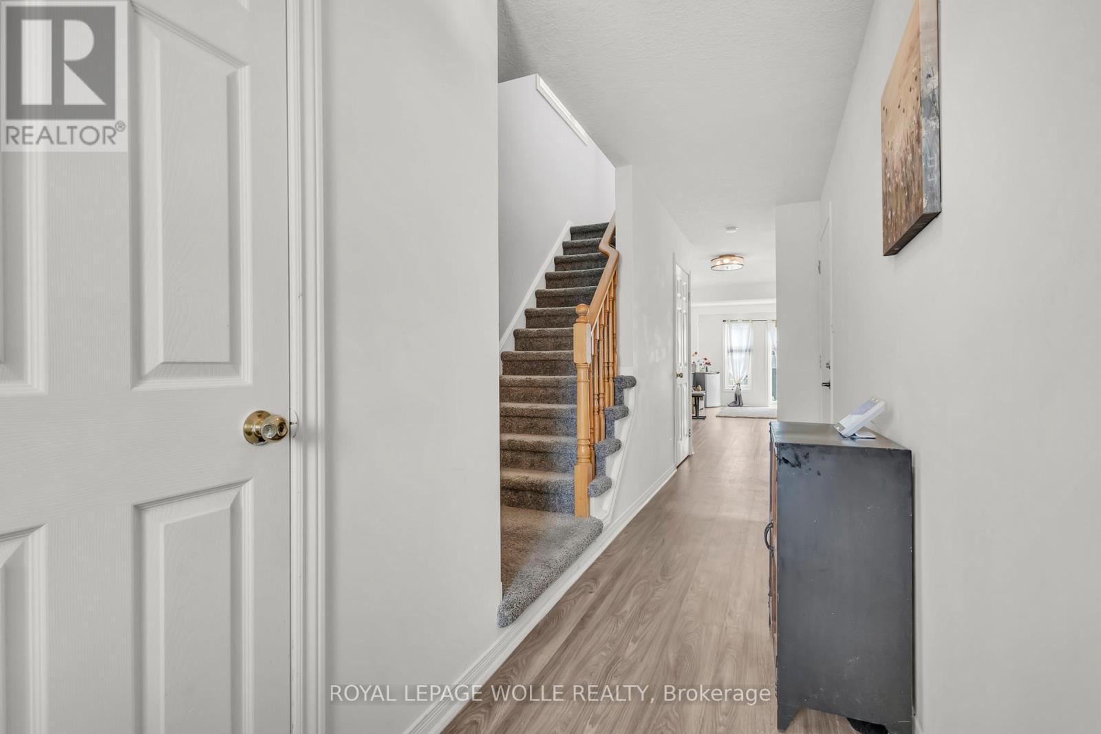 












18 DONNENWERTH DRIVE

,
Kitchener,




Ontario
N2E3X2

