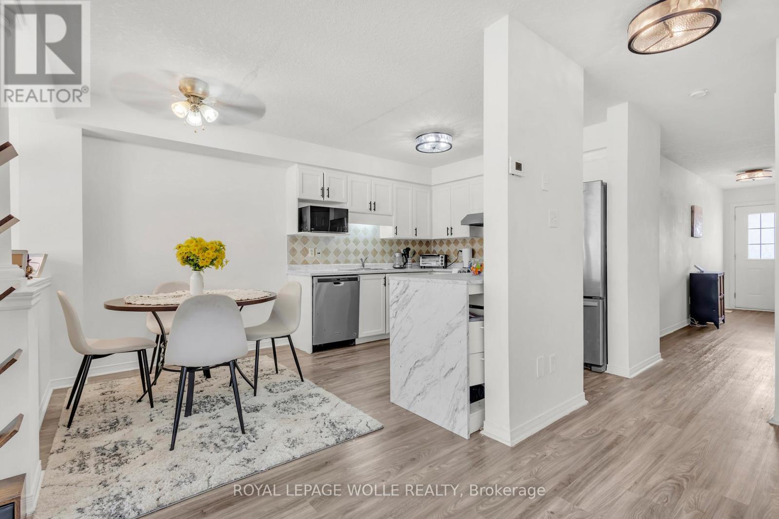 












18 DONNENWERTH DRIVE

,
Kitchener,




Ontario
N2E3X2

