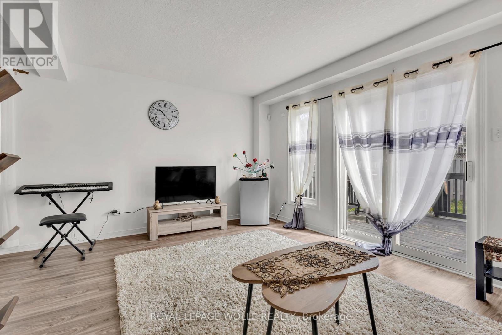 












18 DONNENWERTH DRIVE

,
Kitchener,




Ontario
N2E3X2

