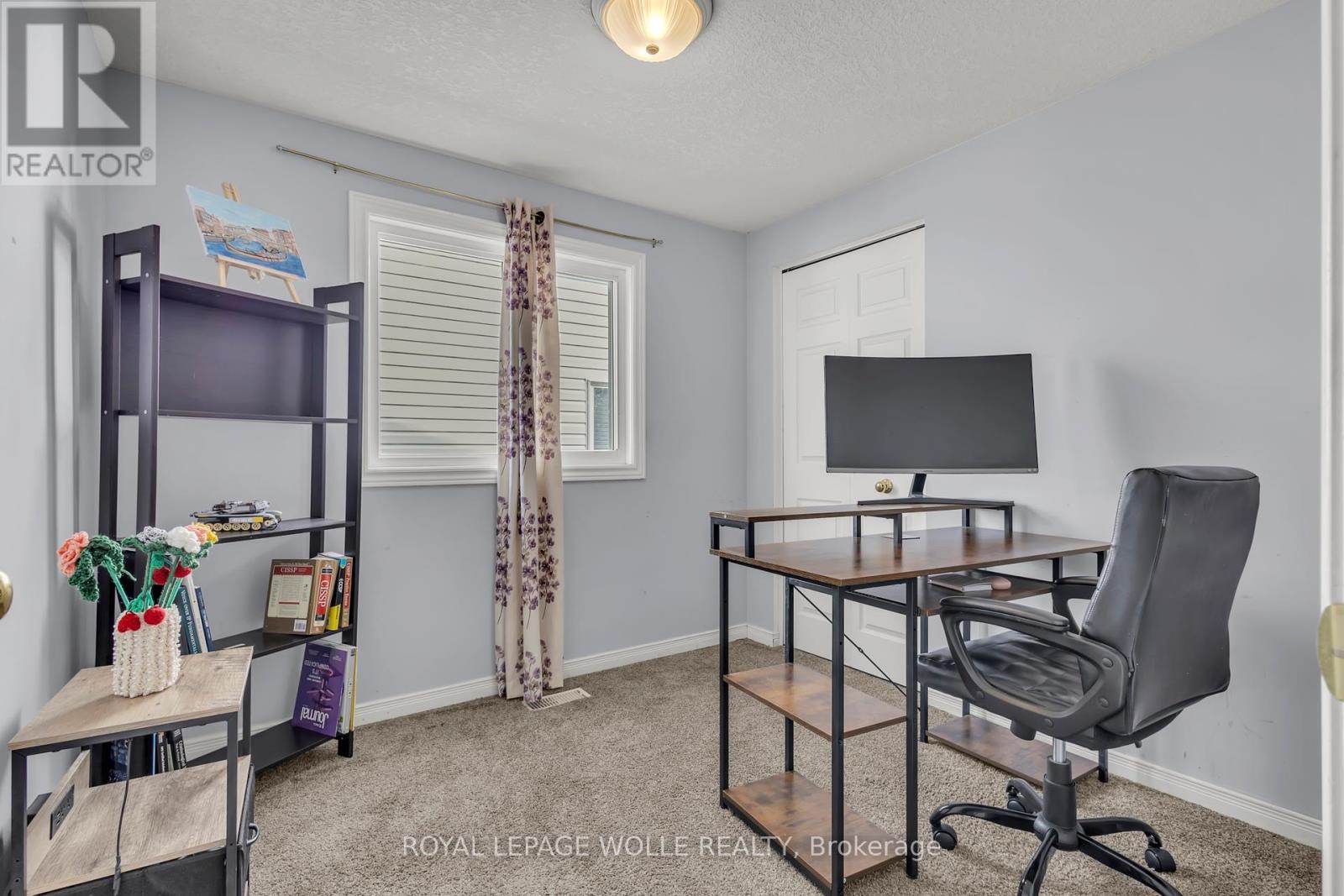 












18 DONNENWERTH DRIVE

,
Kitchener,




Ontario
N2E3X2

