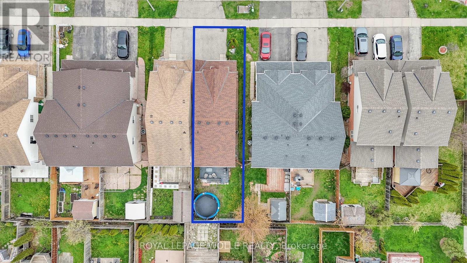 












18 DONNENWERTH DRIVE

,
Kitchener,




Ontario
N2E3X2

