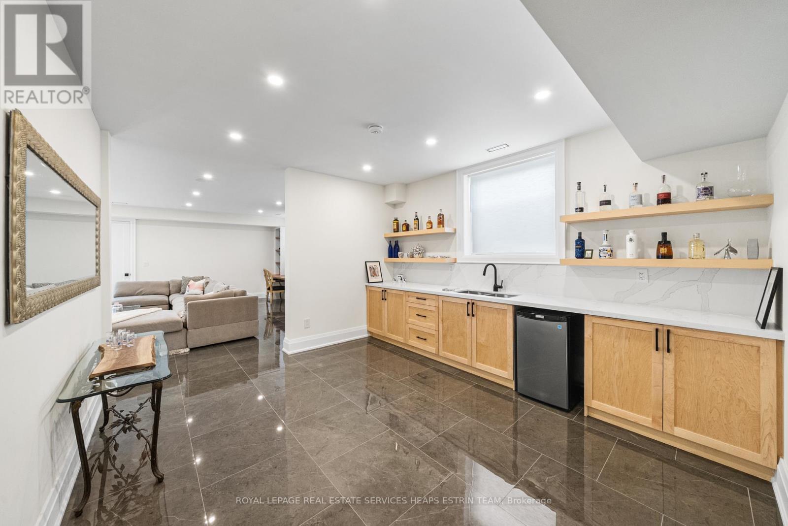 












5 TAYLOR DRIVE

,
Toronto,




Ontario
M4C3B4


