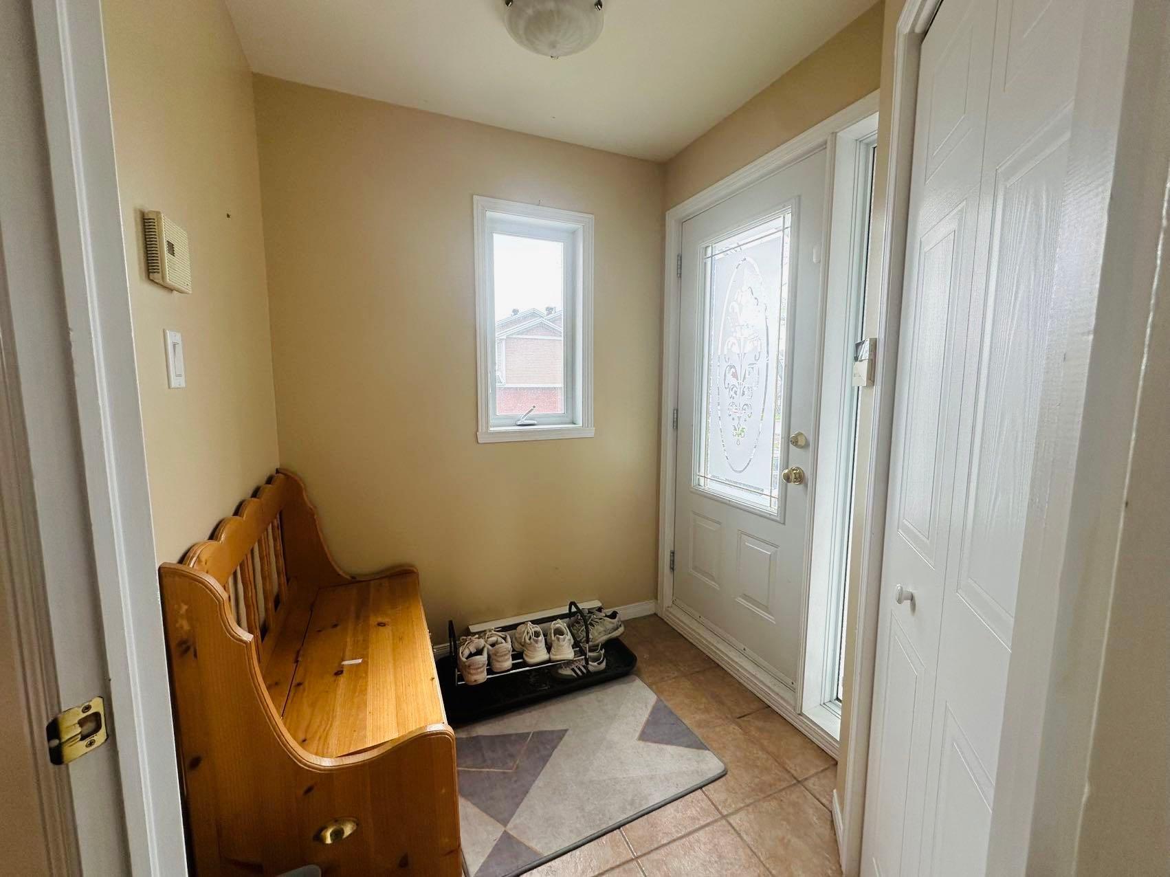 









9880


Crois. Rochelle

,
Brossard,




QC
J4X2W8

