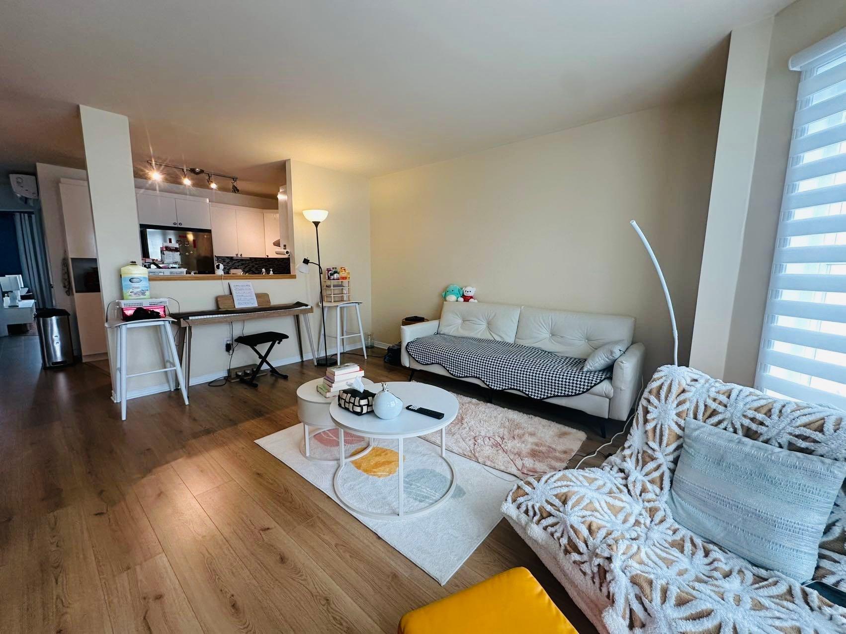 









9880


Crois. Rochelle

,
Brossard,




QC
J4X2W8

