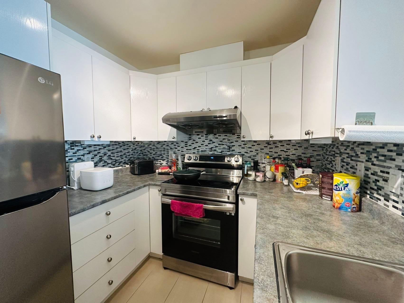 









9880


Crois. Rochelle

,
Brossard,




QC
J4X2W8

