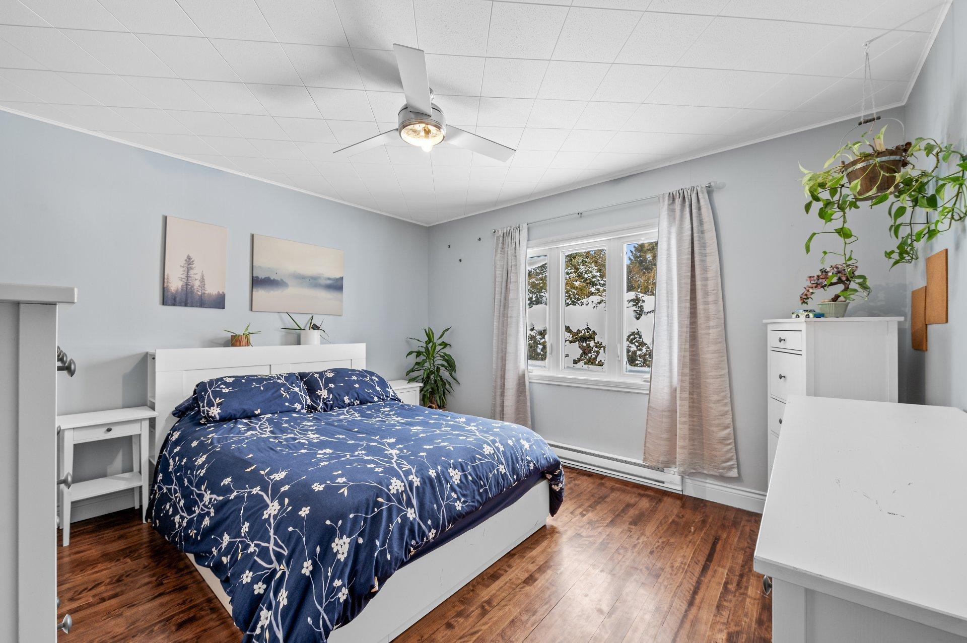 









32


Av. Byette

,
Sainte-Agathe-des-Monts,




QC
J8C2R4

