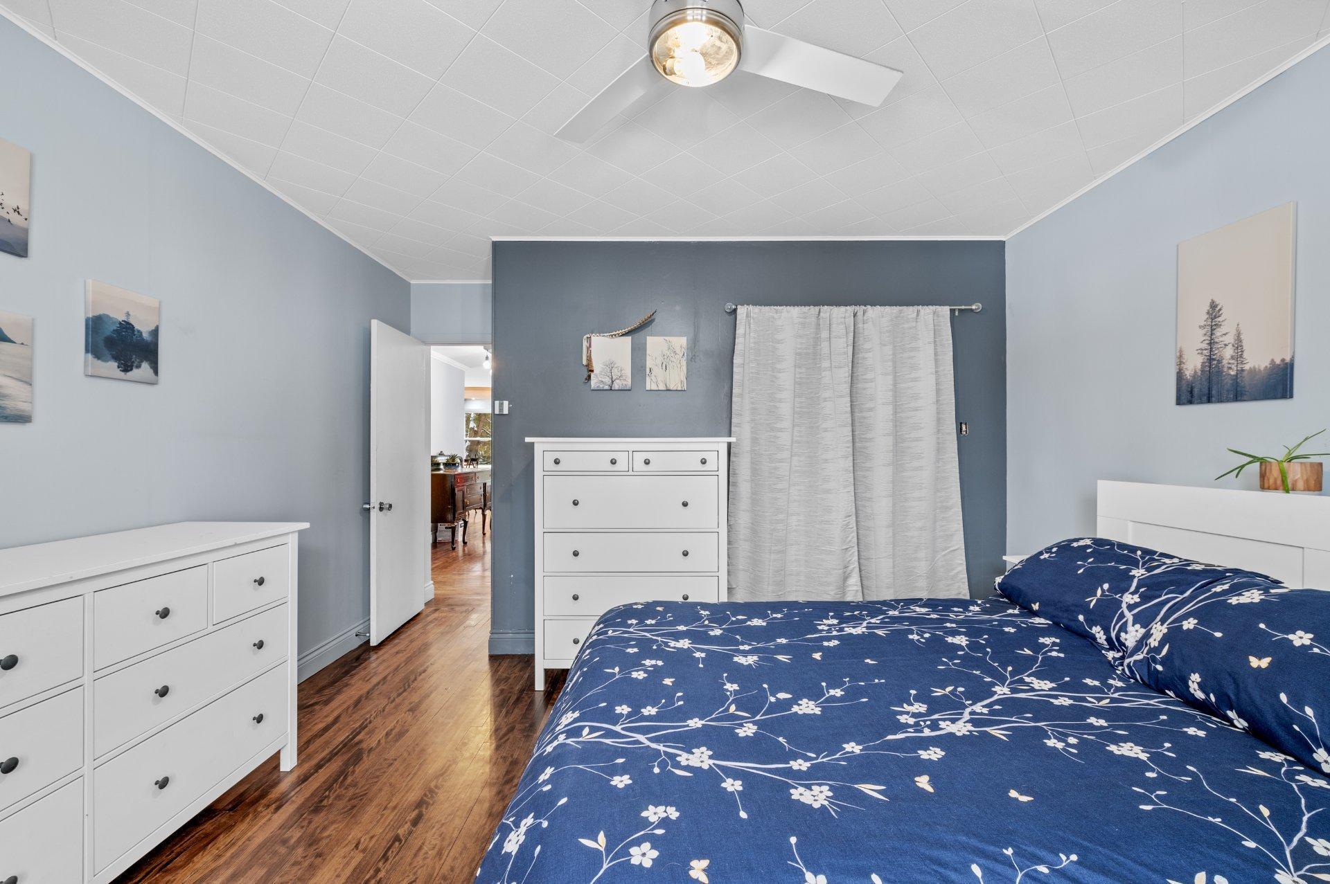 









32


Av. Byette

,
Sainte-Agathe-des-Monts,




QC
J8C2R4

