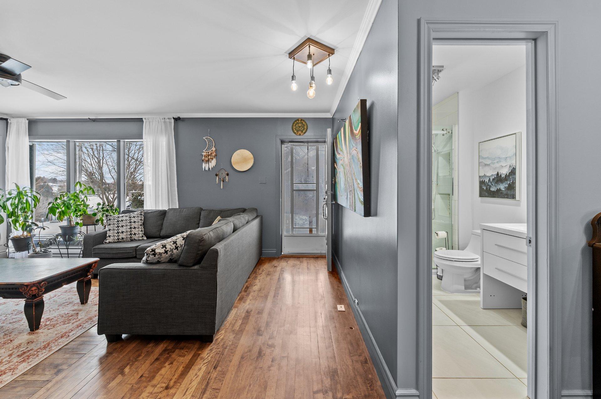 









32


Av. Byette

,
Sainte-Agathe-des-Monts,




QC
J8C2R4

