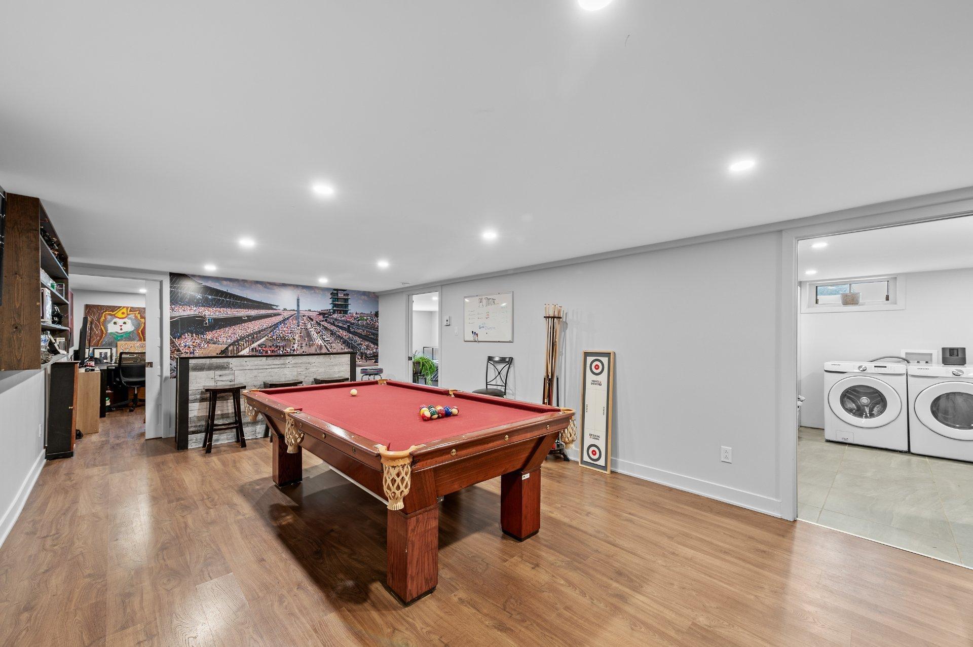 









32


Av. Byette

,
Sainte-Agathe-des-Monts,




QC
J8C2R4

