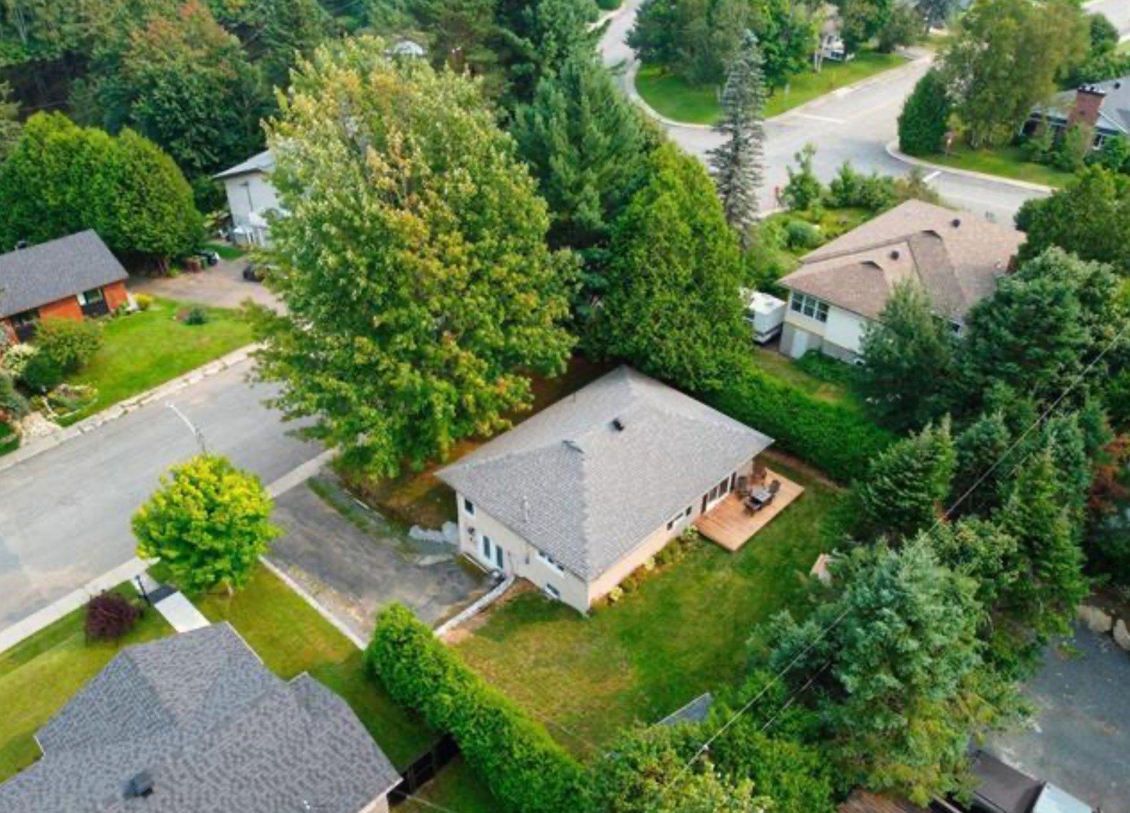 









32


Av. Byette

,
Sainte-Agathe-des-Monts,




QC
J8C2R4

