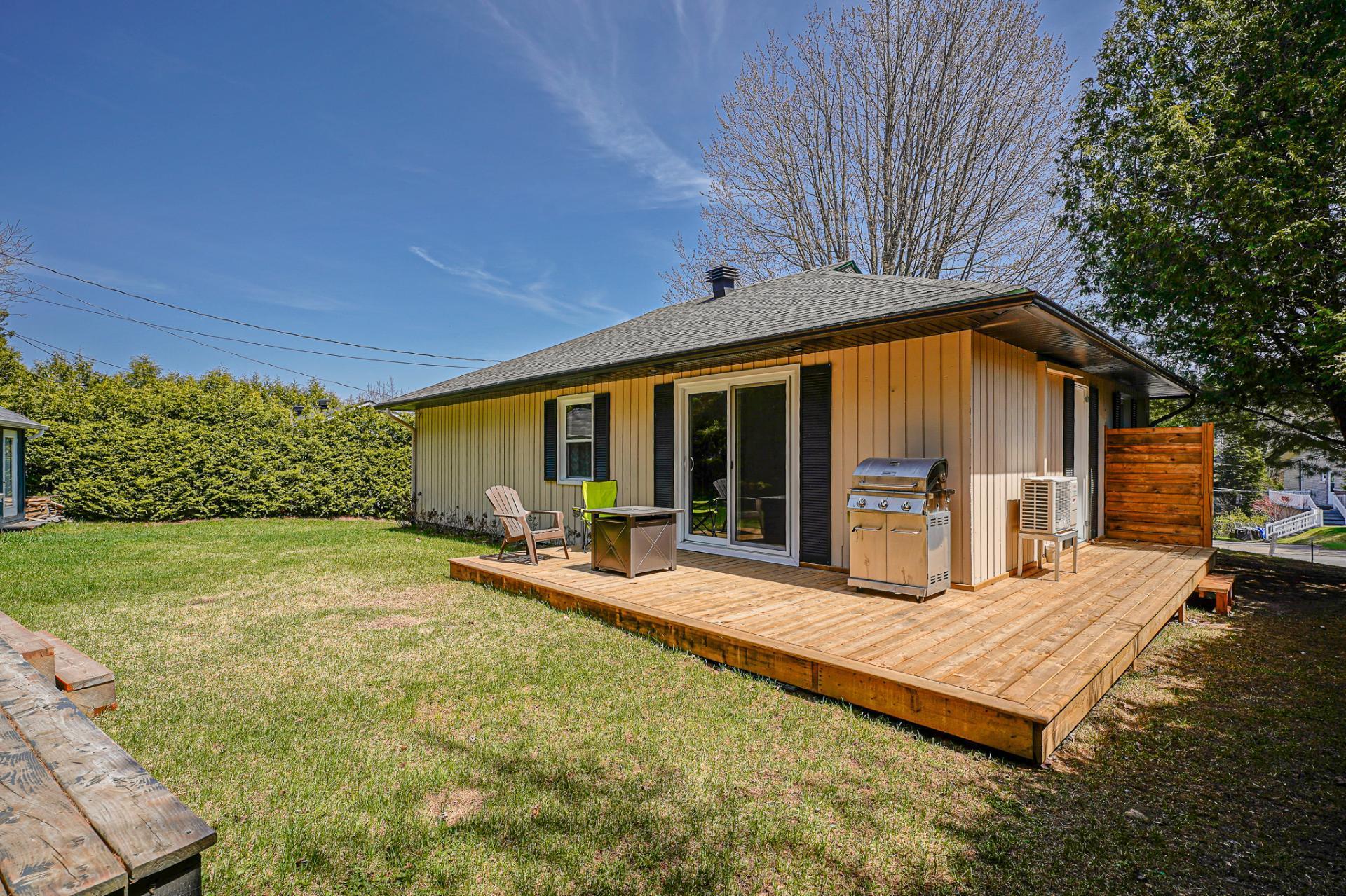 









32


Av. Byette

,
Sainte-Agathe-des-Monts,




QC
J8C2R4

