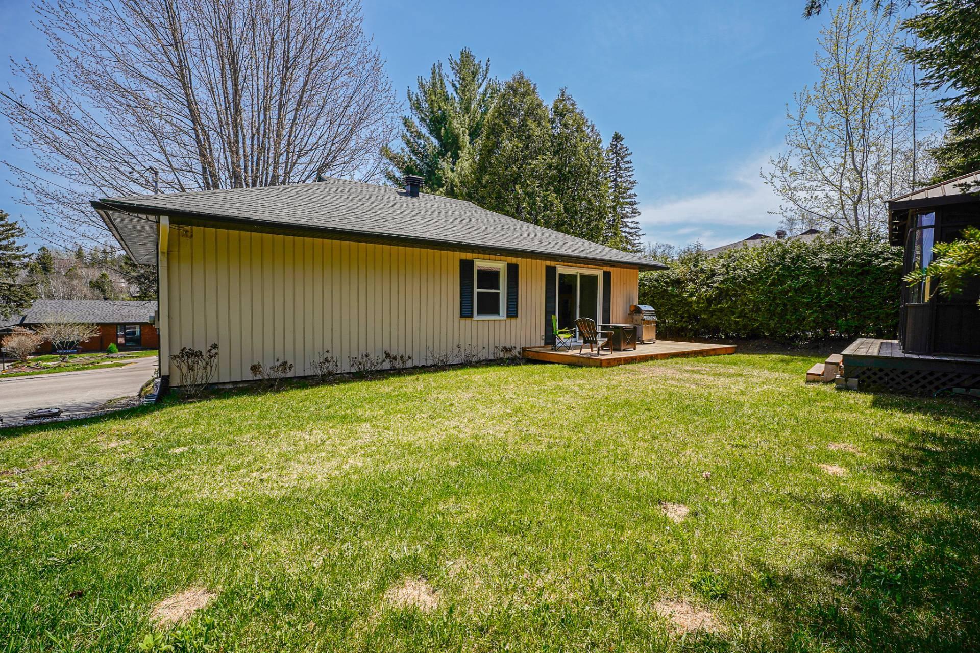 









32


Av. Byette

,
Sainte-Agathe-des-Monts,




QC
J8C2R4

