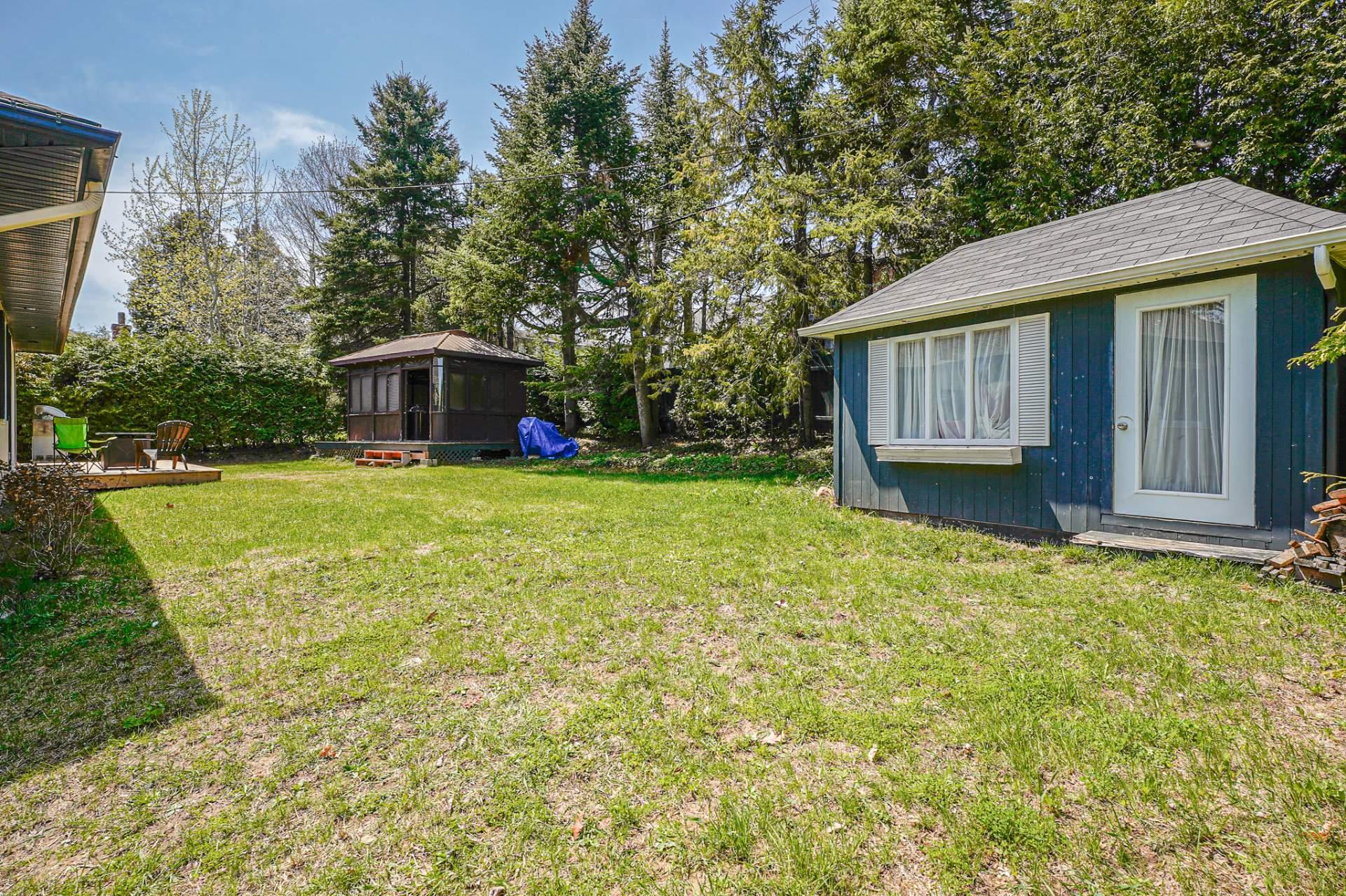 









32


Av. Byette

,
Sainte-Agathe-des-Monts,




QC
J8C2R4

