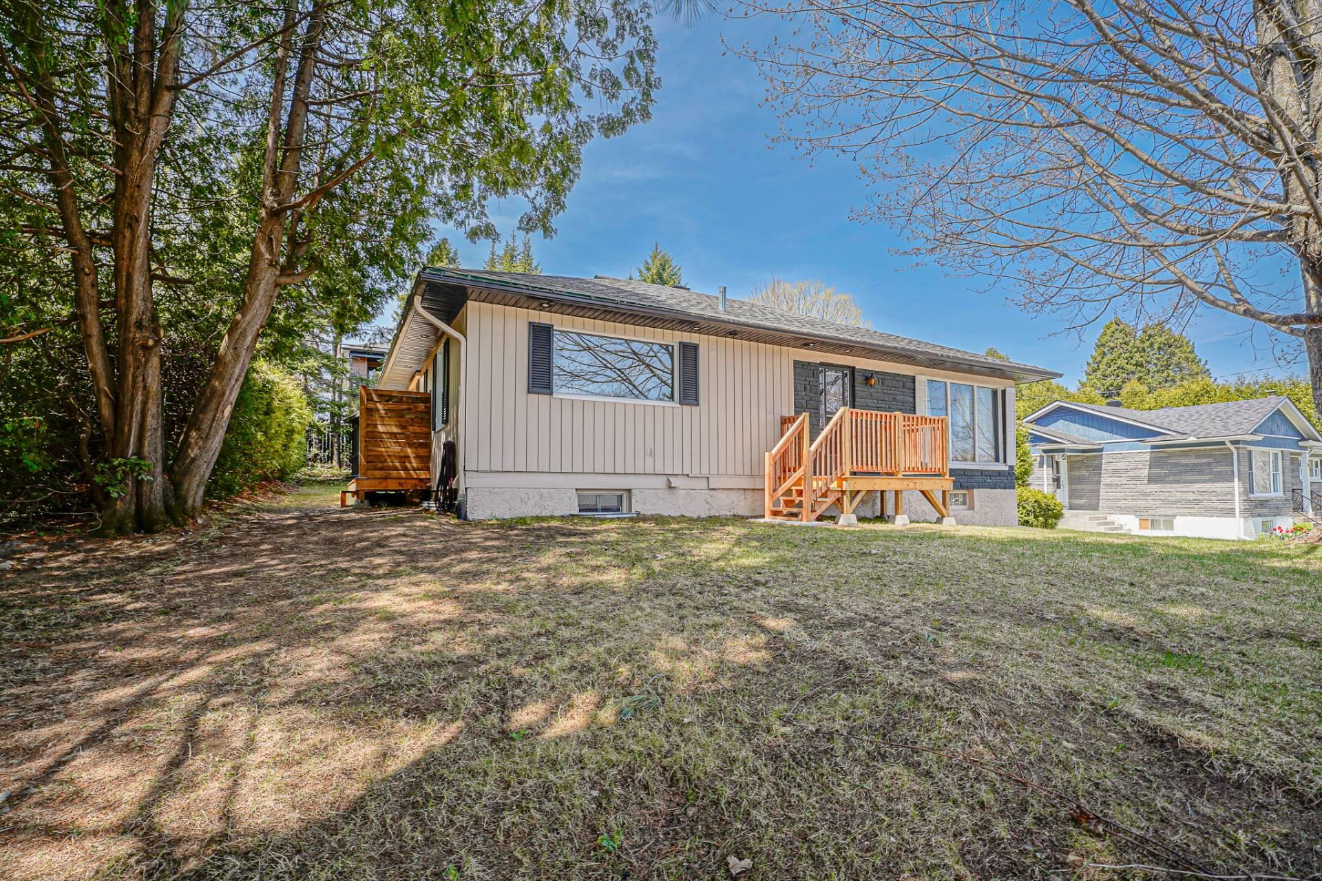 









32


Av. Byette

,
Sainte-Agathe-des-Monts,




QC
J8C2R4

