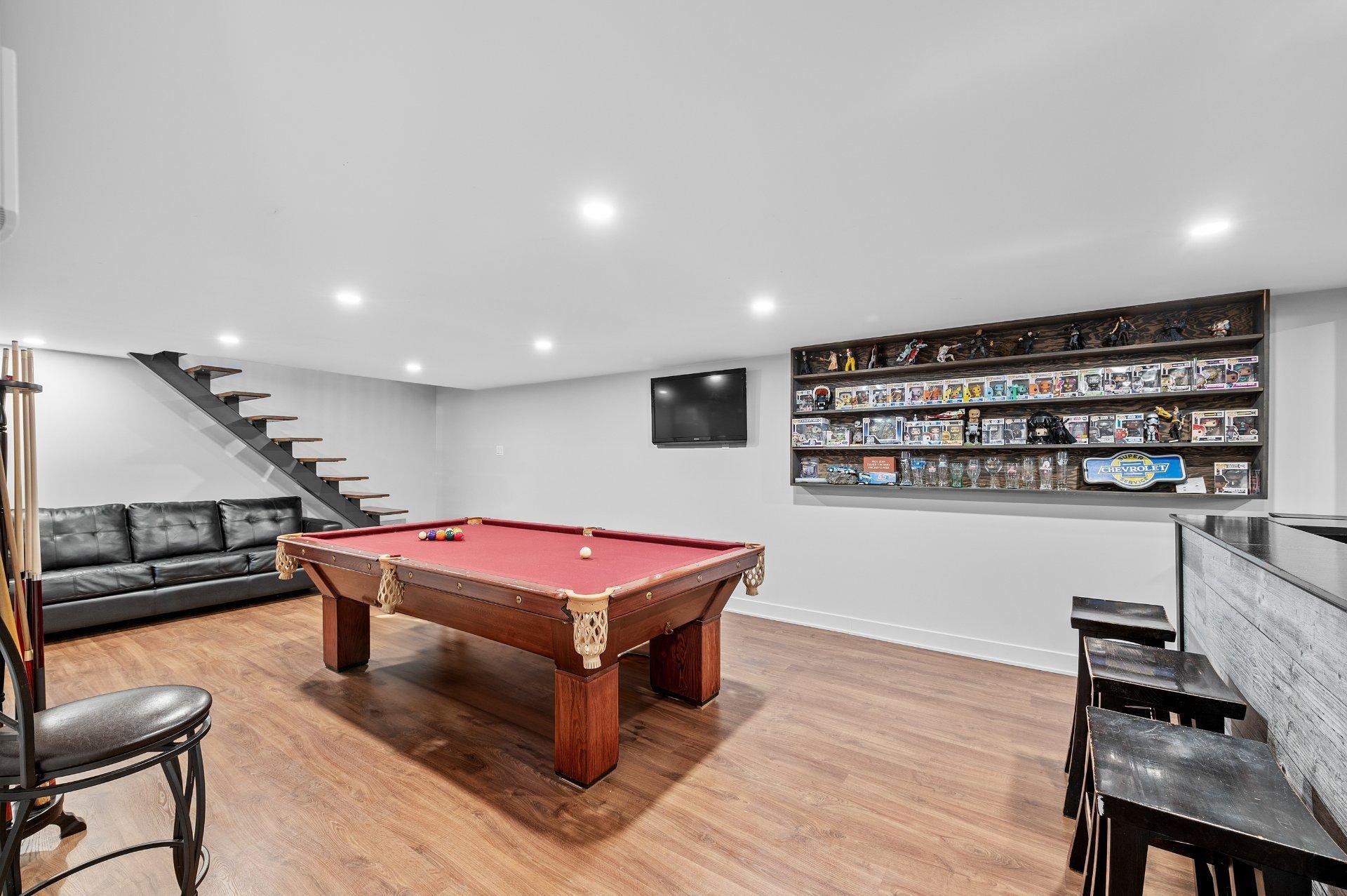 









32


Av. Byette

,
Sainte-Agathe-des-Monts,




QC
J8C2R4

