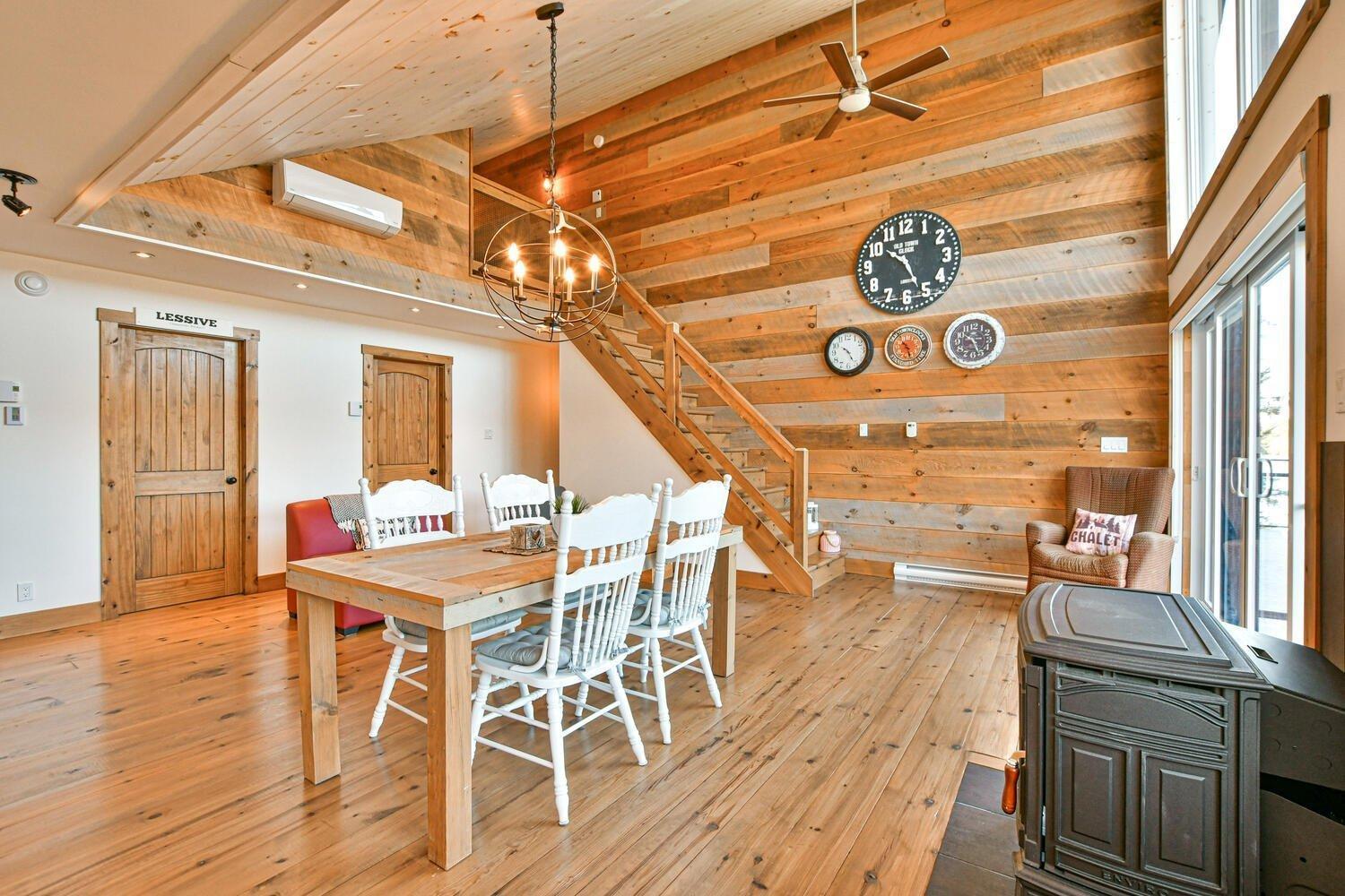 









6990

 - 6992


Ch. du Lac-Labelle

,
Labelle,




QC
J0T1H0

