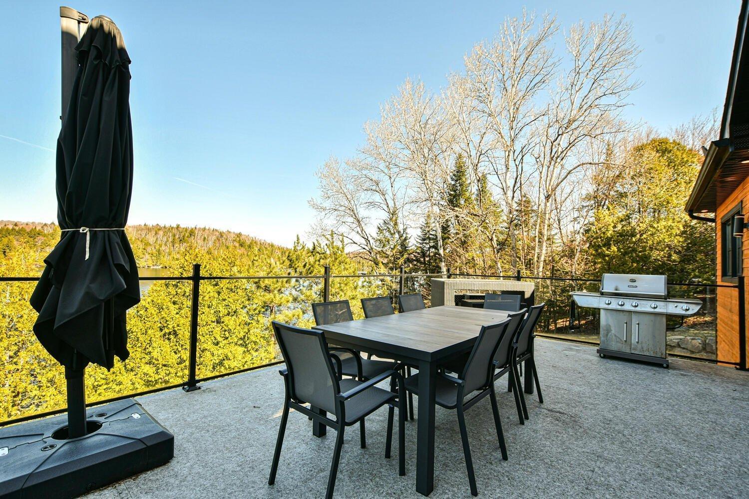 









6990

 - 6992


Ch. du Lac-Labelle

,
Labelle,




QC
J0T1H0

