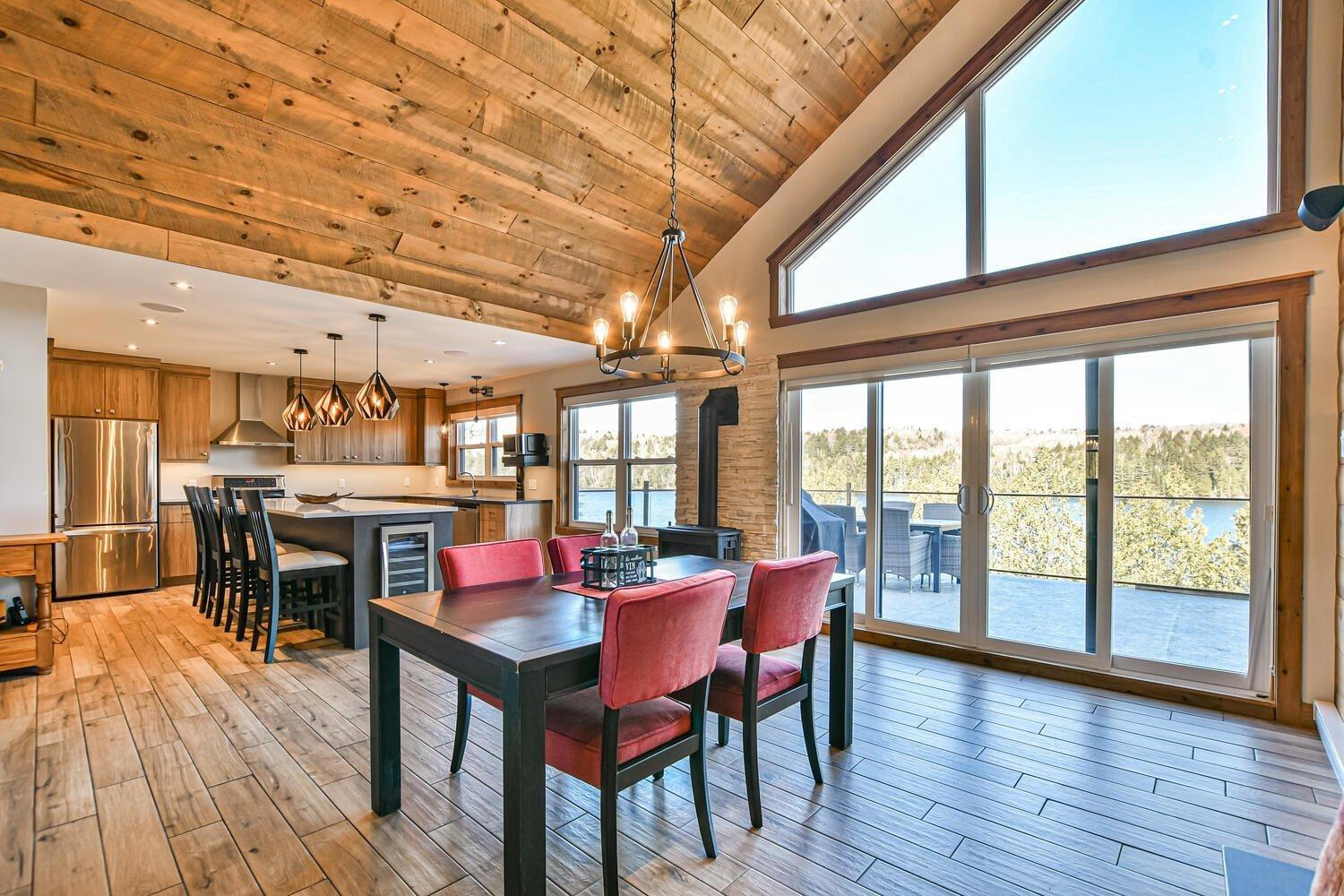









6990

 - 6992


Ch. du Lac-Labelle

,
Labelle,




QC
J0T1H0

