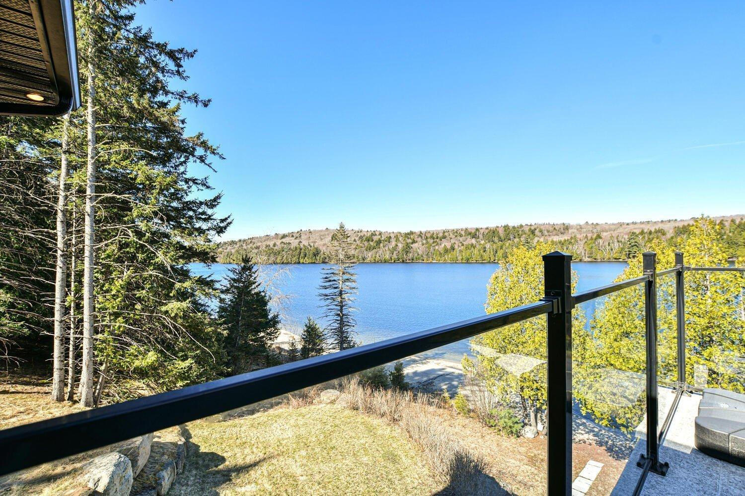 









6990

 - 6992


Ch. du Lac-Labelle

,
Labelle,




QC
J0T1H0

