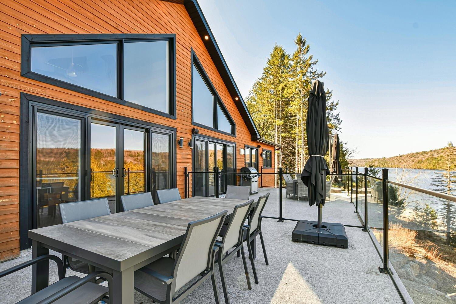 









6990

 - 6992


Ch. du Lac-Labelle

,
Labelle,




QC
J0T1H0

