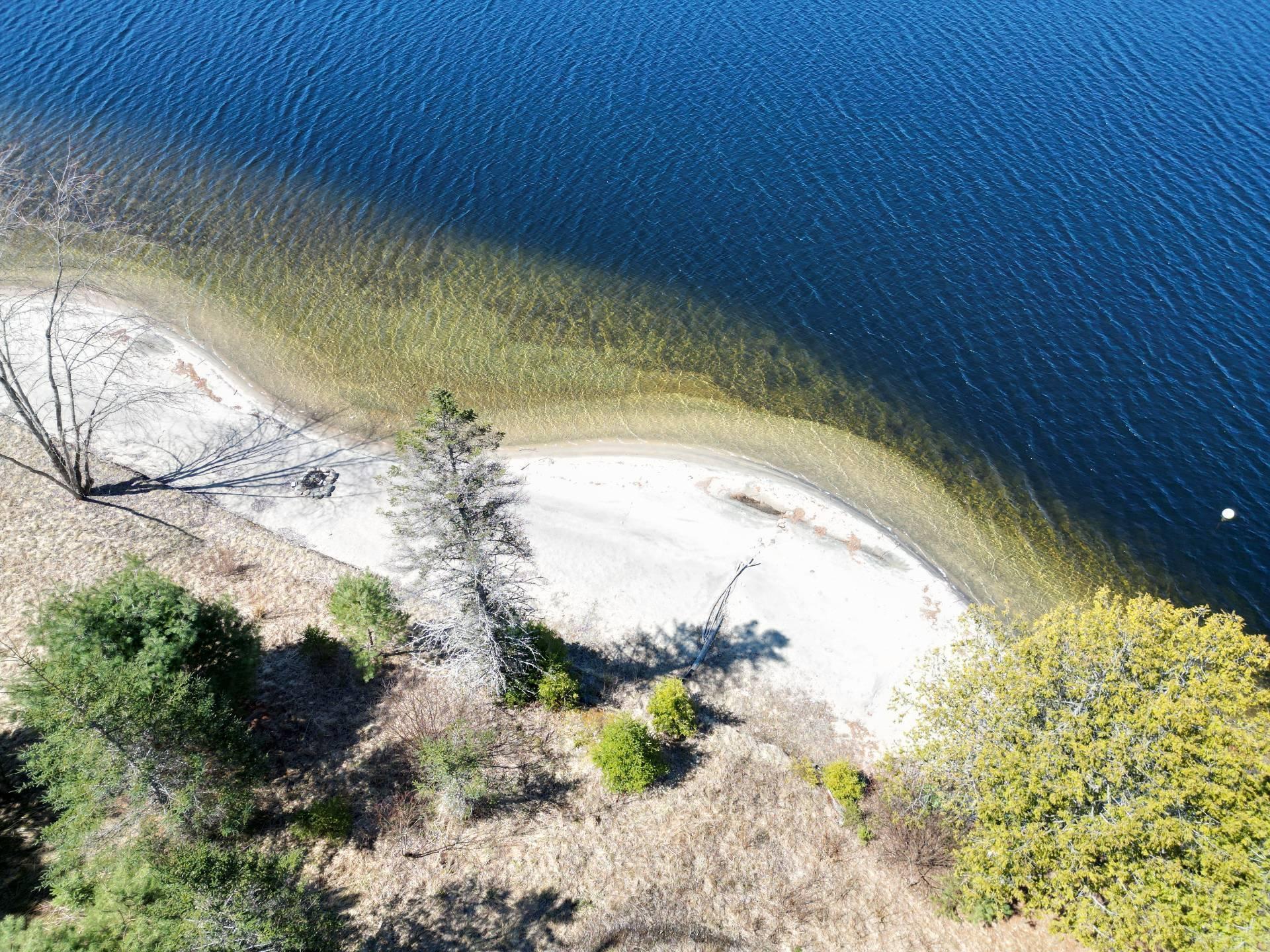 









6990

 - 6992


Ch. du Lac-Labelle

,
Labelle,




QC
J0T1H0


