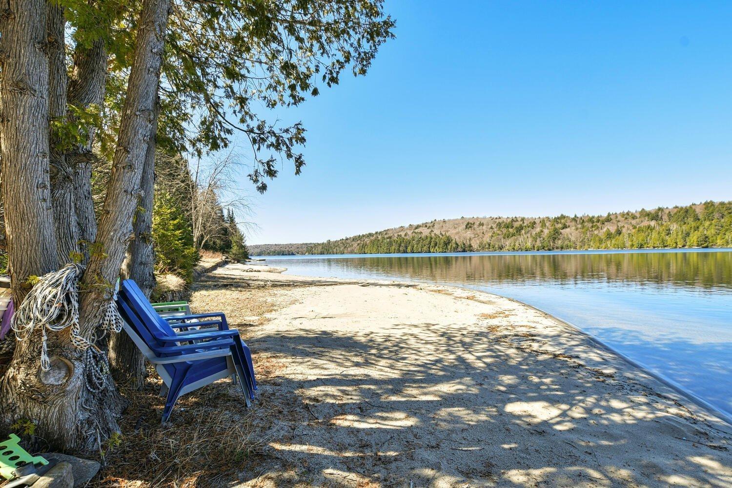 









6990

 - 6992


Ch. du Lac-Labelle

,
Labelle,




QC
J0T1H0

