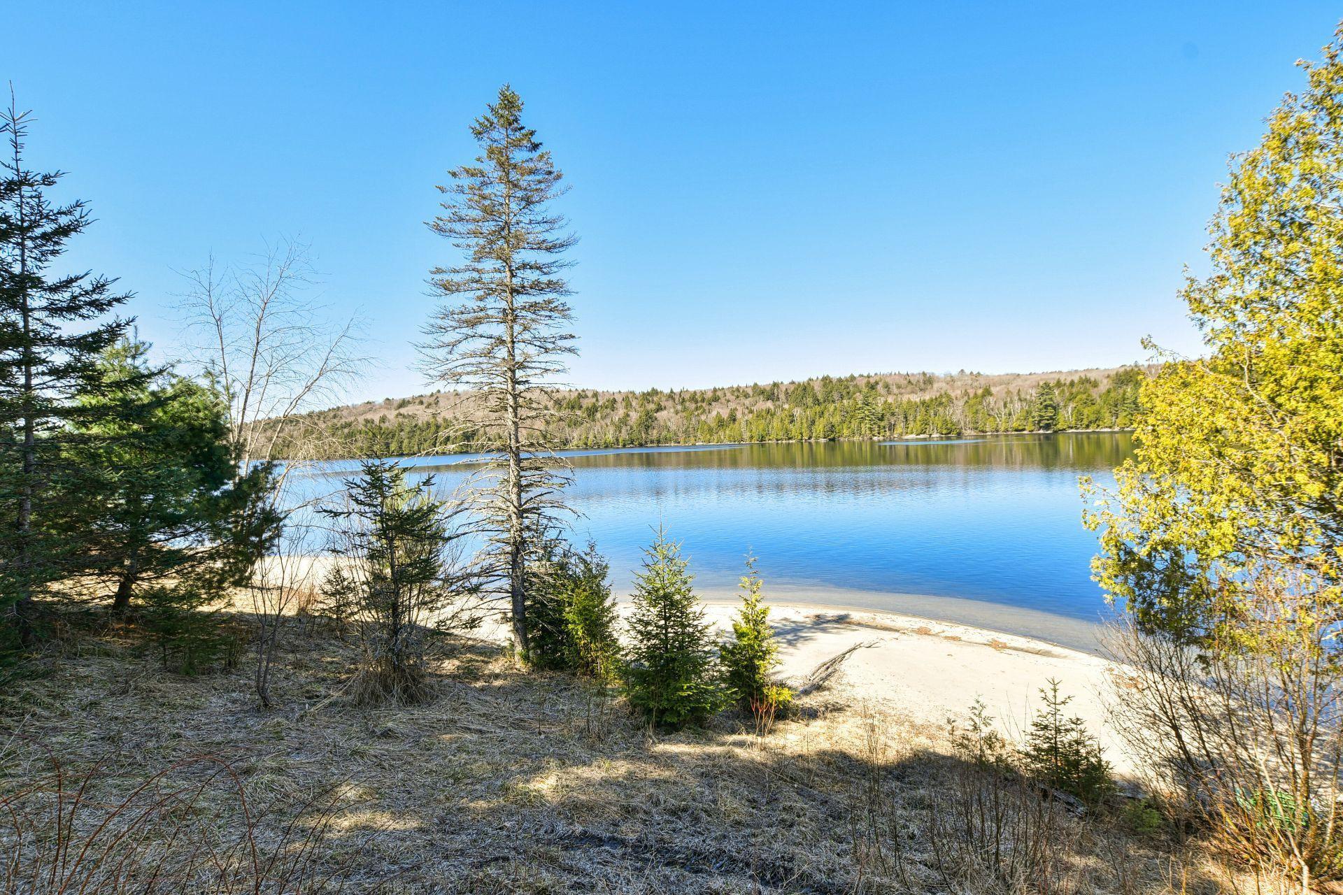 









6990Z

 - 6992Z


Ch. du Lac-Labelle

,
Labelle,




QC
J0T1H0

