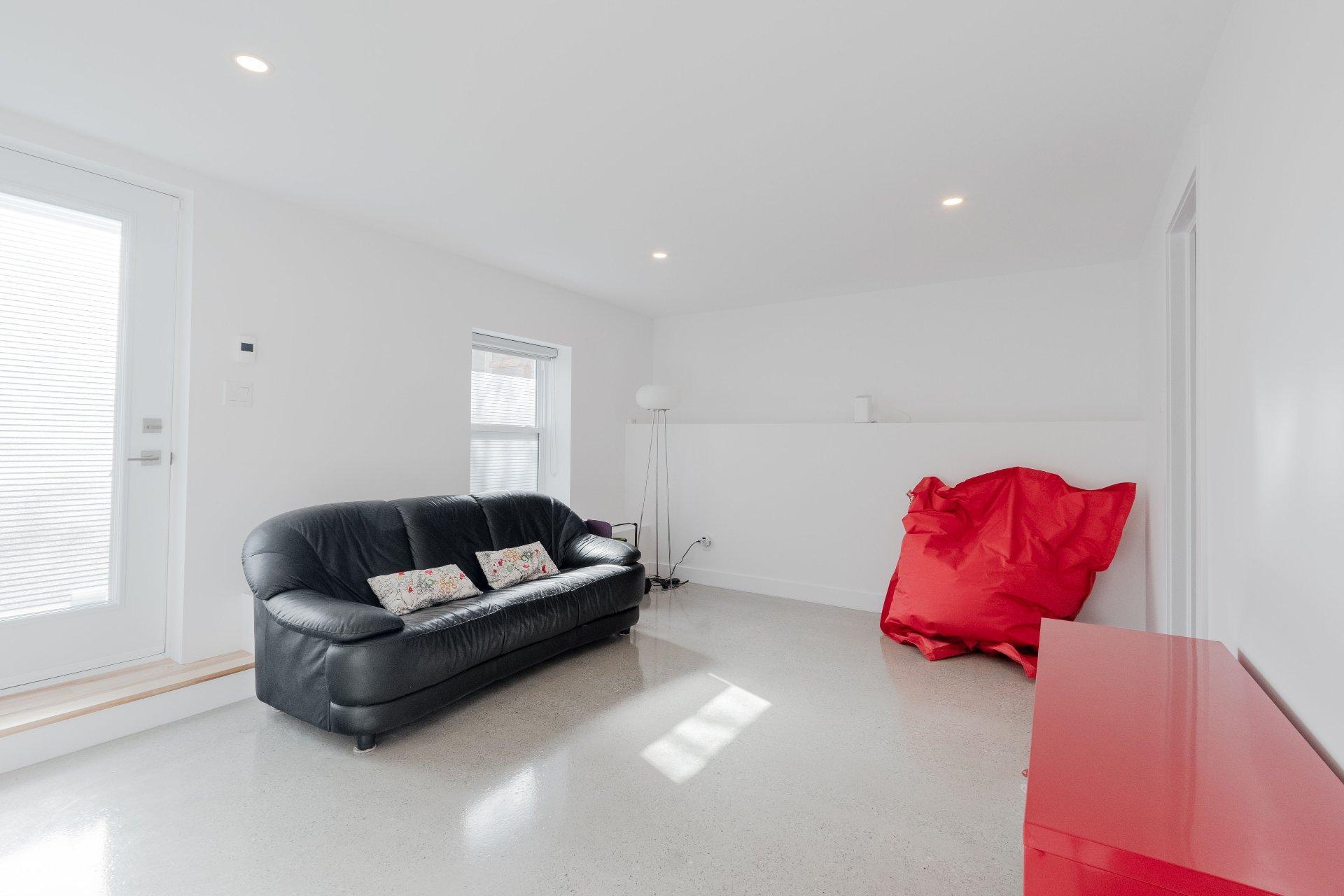 









860


Rue du Général-De Montcalm

,
Sherbrooke (Les Nations),




QC
J1H1J3

