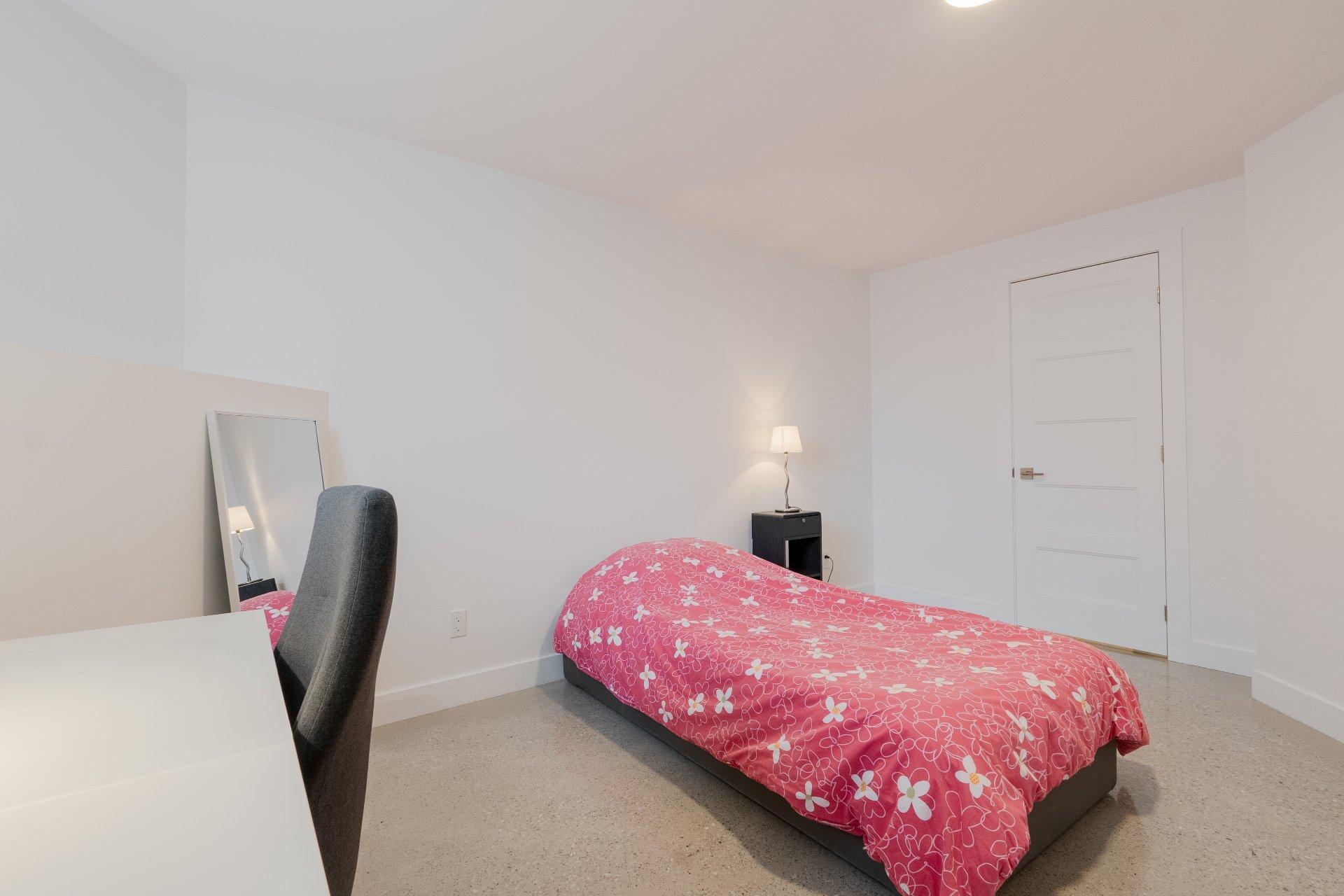 









860


Rue du Général-De Montcalm

,
Sherbrooke (Les Nations),




QC
J1H1J3

