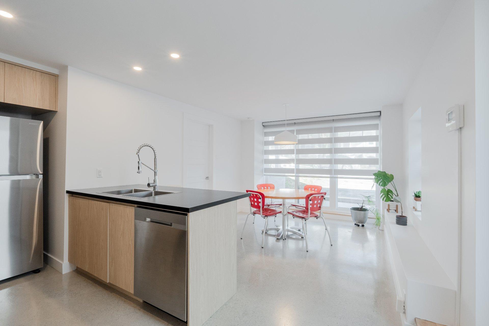 









860


Rue du Général-De Montcalm

,
Sherbrooke (Les Nations),




QC
J1H1J3


