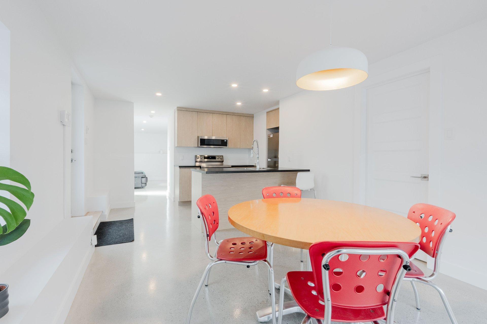 









860


Rue du Général-De Montcalm

,
Sherbrooke (Les Nations),




QC
J1H1J3


