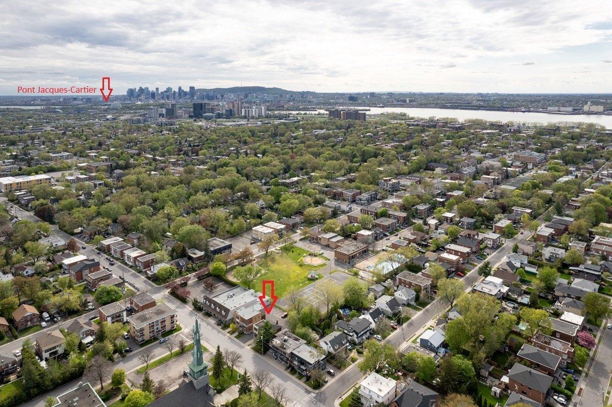









235

 - 239


Rue De Gentilly O.

,
Longueuil (Le Vieux-Longueuil),




QC
J4H1Z5

