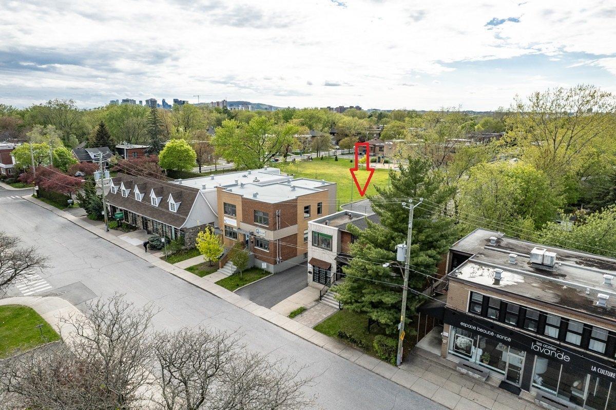 









235

 - 239


Rue De Gentilly O.

,
Longueuil (Le Vieux-Longueuil),




QC
J4H1Z5

