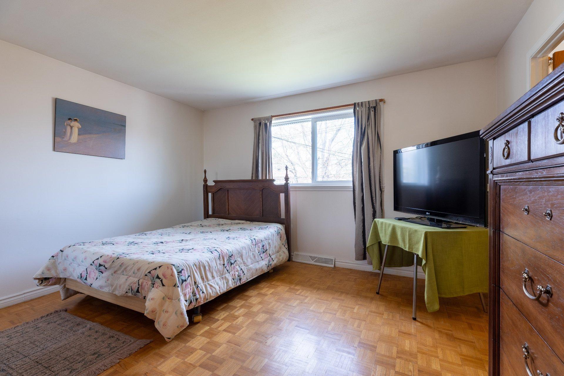 









135


Rue Chapleau

,
Dollard-des-Ormeaux,




QC
H9G1C1

