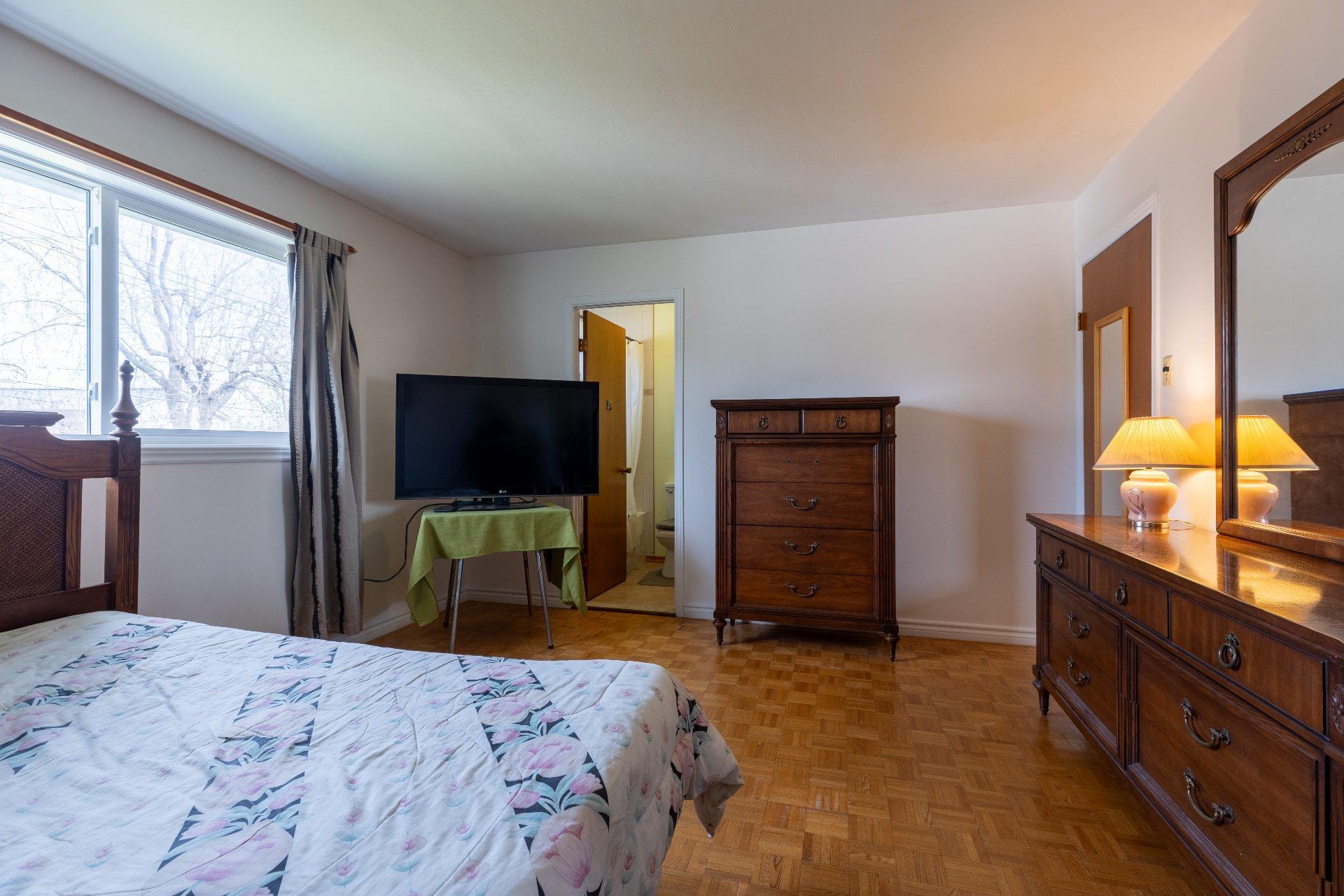 









135


Rue Chapleau

,
Dollard-des-Ormeaux,




QC
H9G1C1

