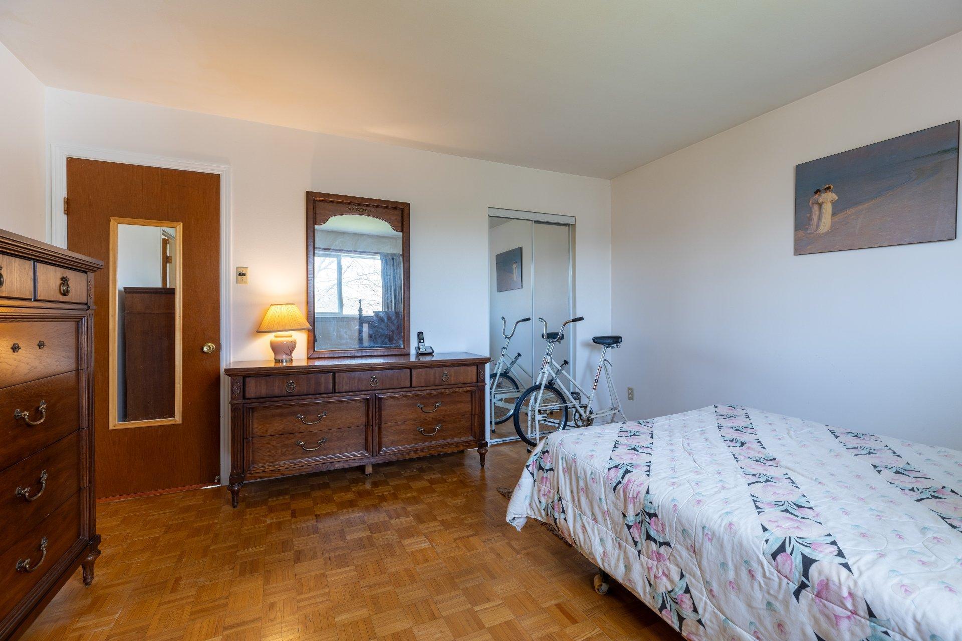 









135


Rue Chapleau

,
Dollard-des-Ormeaux,




QC
H9G1C1

