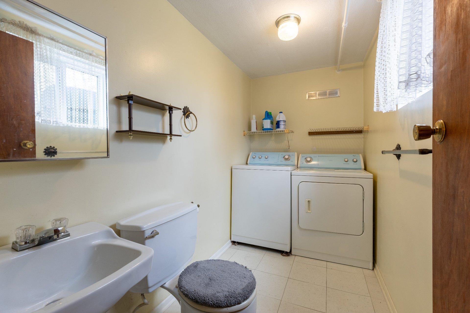 









135


Rue Chapleau

,
Dollard-des-Ormeaux,




QC
H9G1C1

