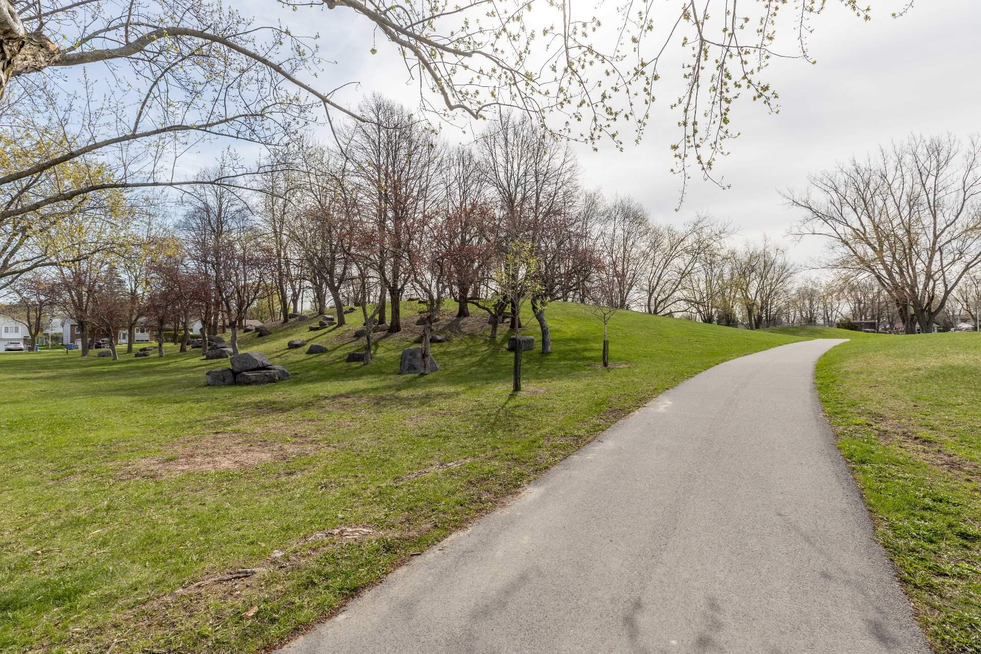 









135


Rue Chapleau

,
Dollard-des-Ormeaux,




QC
H9G1C1

