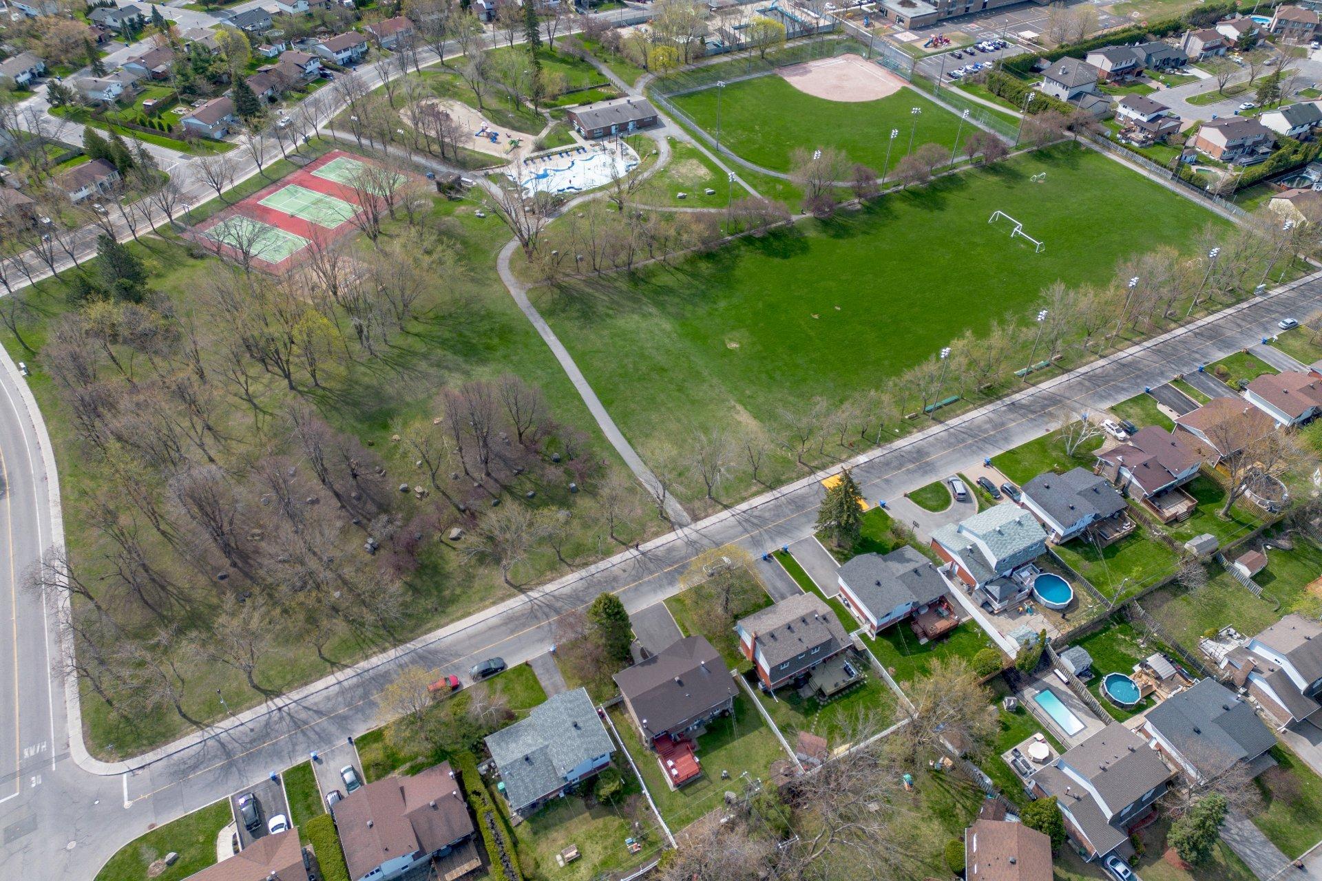 









135


Rue Chapleau

,
Dollard-des-Ormeaux,




QC
H9G1C1

