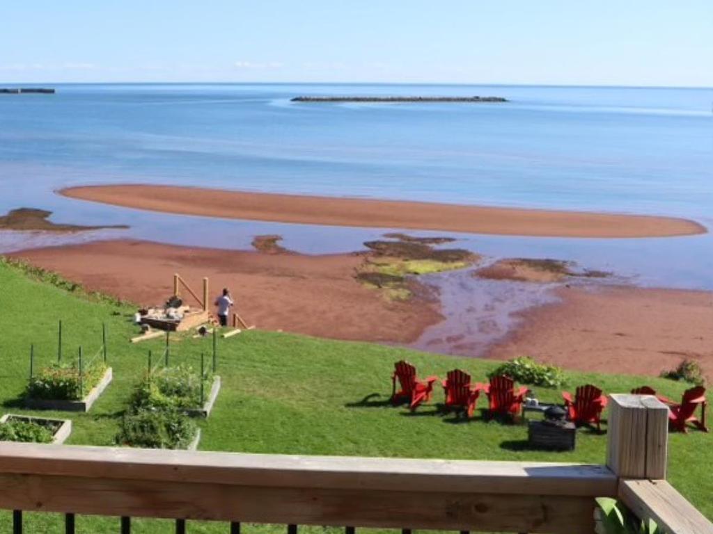 












178 Howatt Street

,
Borden-Carleton,




PE
C0B 1X0

