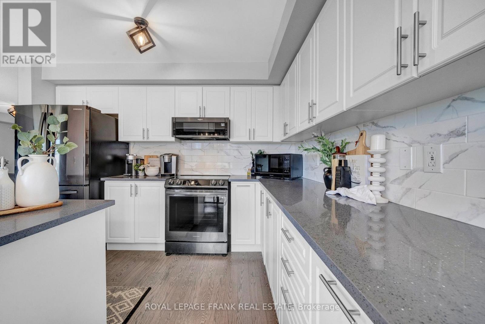 












48 CASPIAN SQUARE

,
Clarington (Bowmanville),




Ontario
L1C7G3

