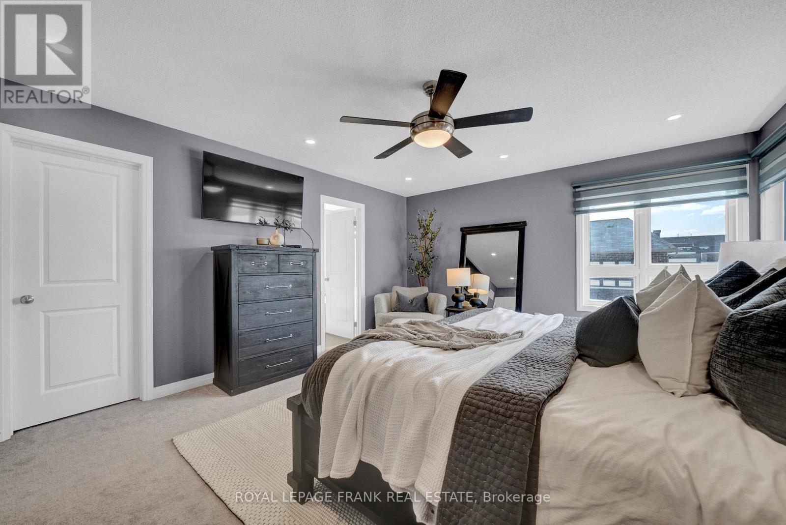 












48 CASPIAN SQUARE

,
Clarington (Bowmanville),




Ontario
L1C7G3

