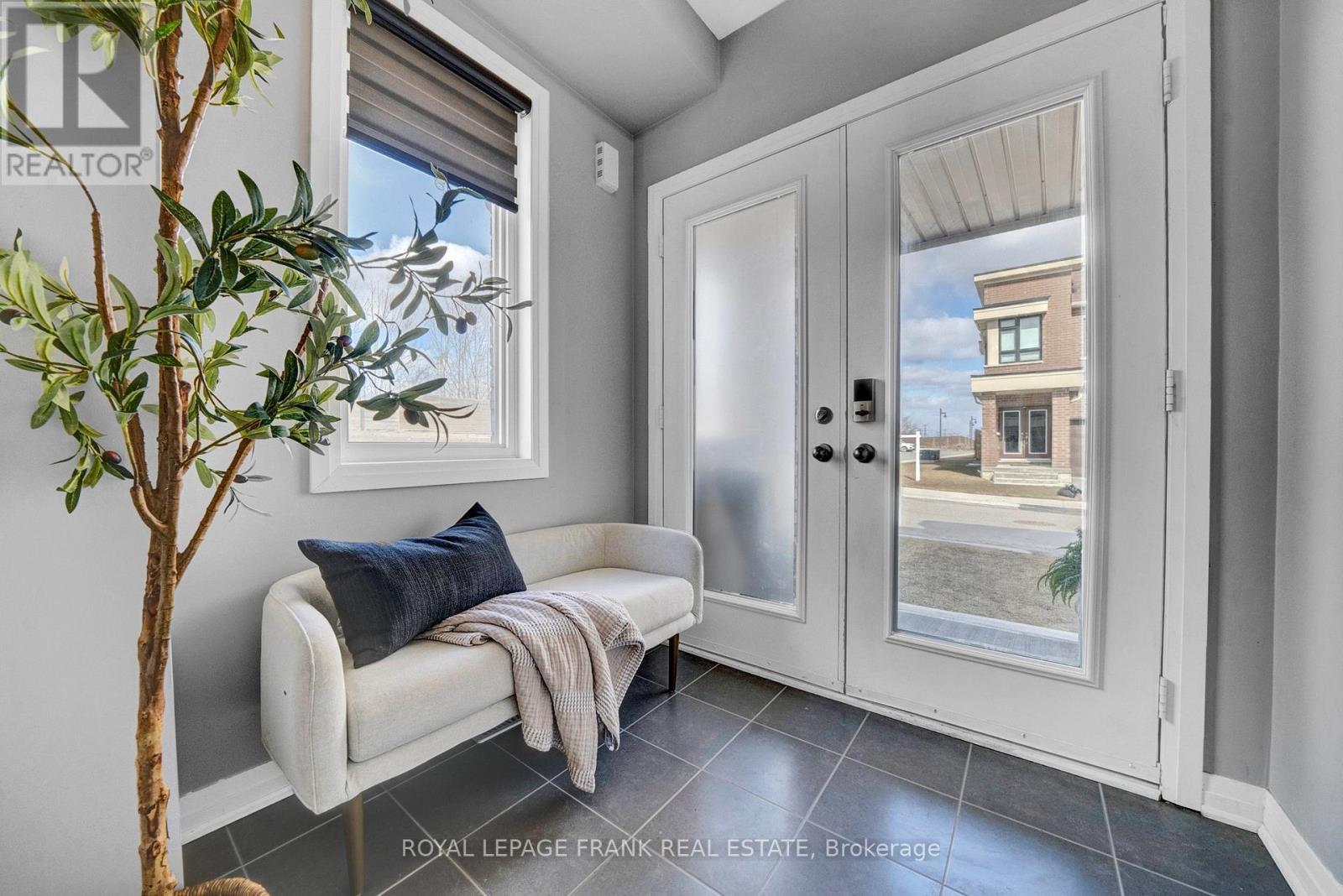 












48 CASPIAN SQUARE

,
Clarington (Bowmanville),




Ontario
L1C7G3

