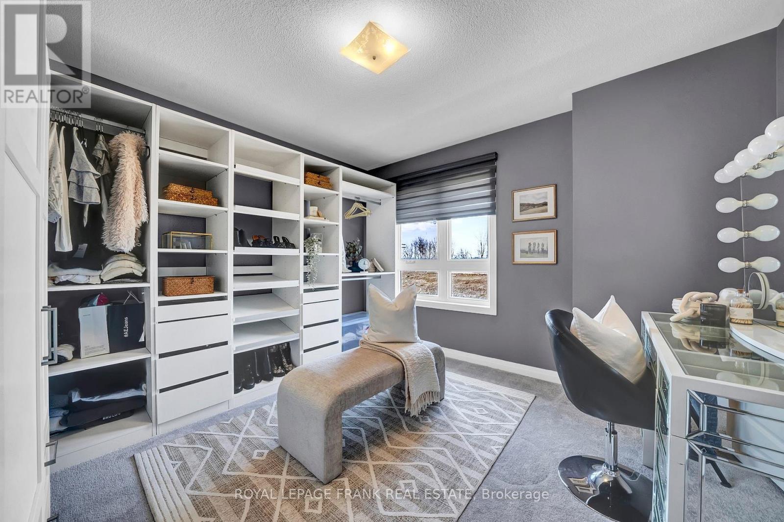 












48 CASPIAN SQUARE

,
Clarington (Bowmanville),




Ontario
L1C7G3

