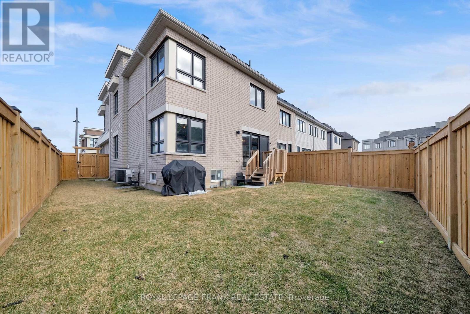 












48 CASPIAN SQUARE

,
Clarington (Bowmanville),




Ontario
L1C7G3

