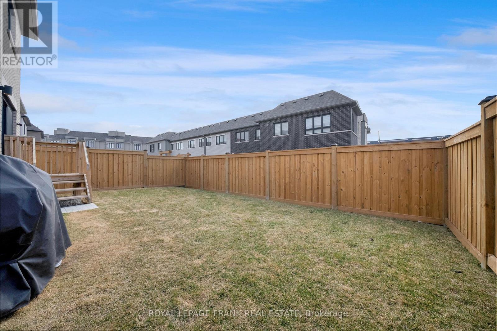 












48 CASPIAN SQUARE

,
Clarington (Bowmanville),




Ontario
L1C7G3

