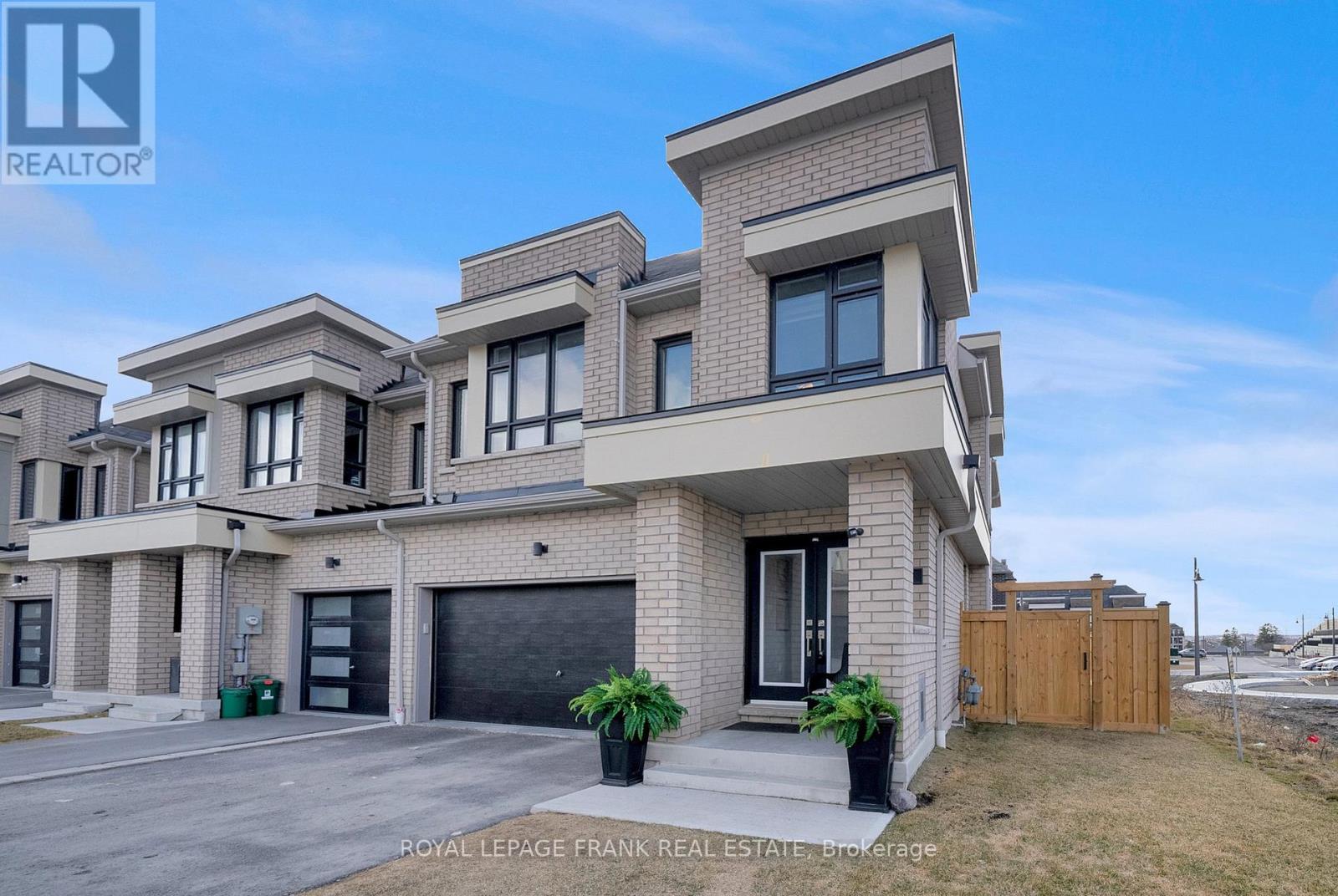 












48 CASPIAN SQUARE

,
Clarington (Bowmanville),




Ontario
L1C7G3

